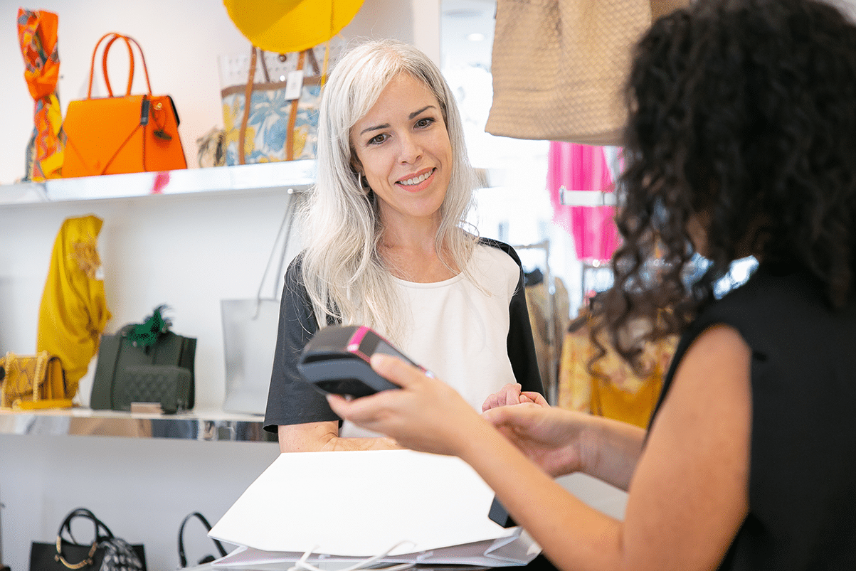 cliente compra en una tienda