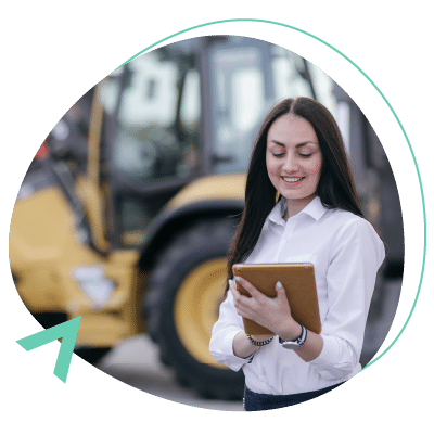 Equipo de ventas consultando información a tiempo real en Dynamics 365 Sales